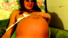 amateur preggo girl in webcam